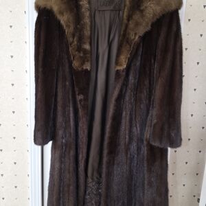 Elegant Brown Fur Coat